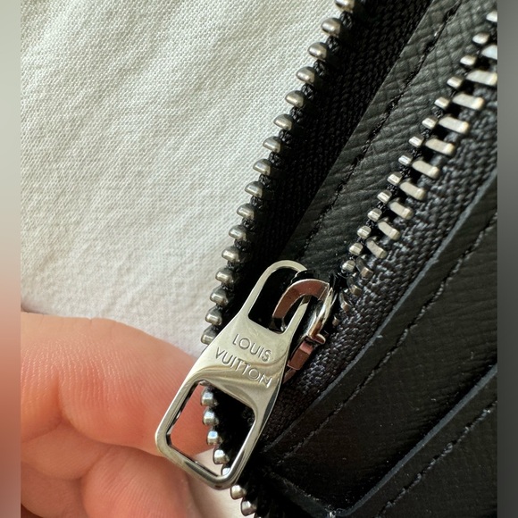 LOUIS VUITTON ZIPPY WALLET ECLIPSE MONOGRAM - Picture 6 of 11